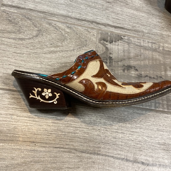 Donald Pliner Italian shoes - Picture 3 of 5